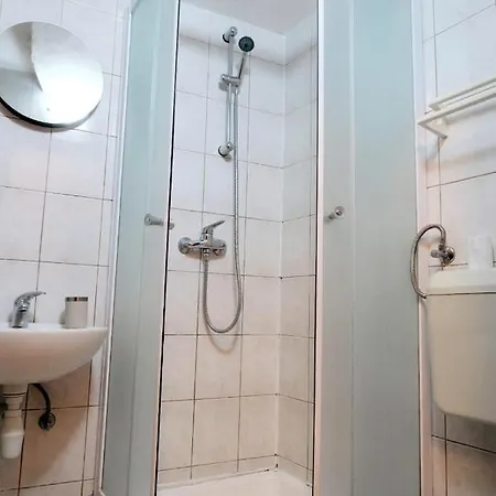 Apartment Centre *